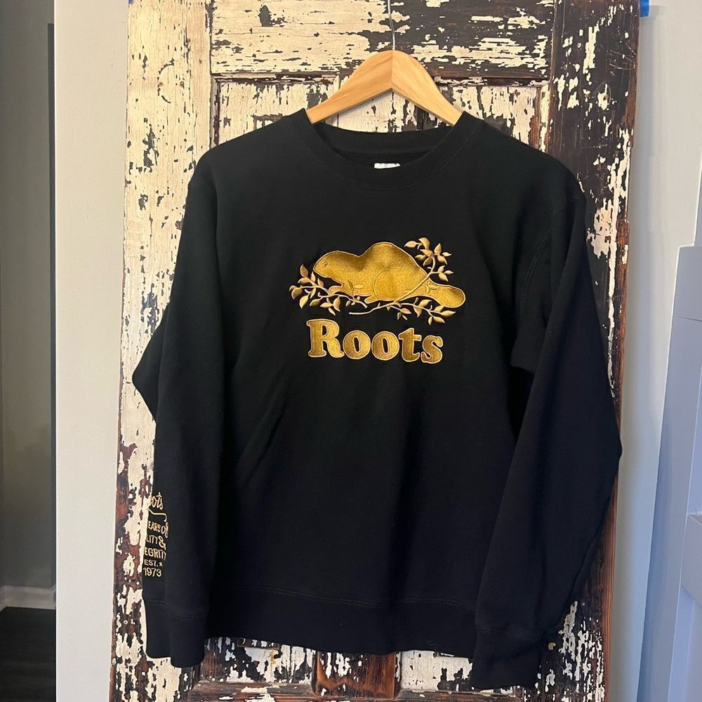 Roots Golden Beaver embroidered 50 yr anniversary sweatshirt. Size XS.